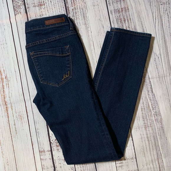 Express jeans. Skinny Mia mid rise. Size 2R. - Picture 2 of 8